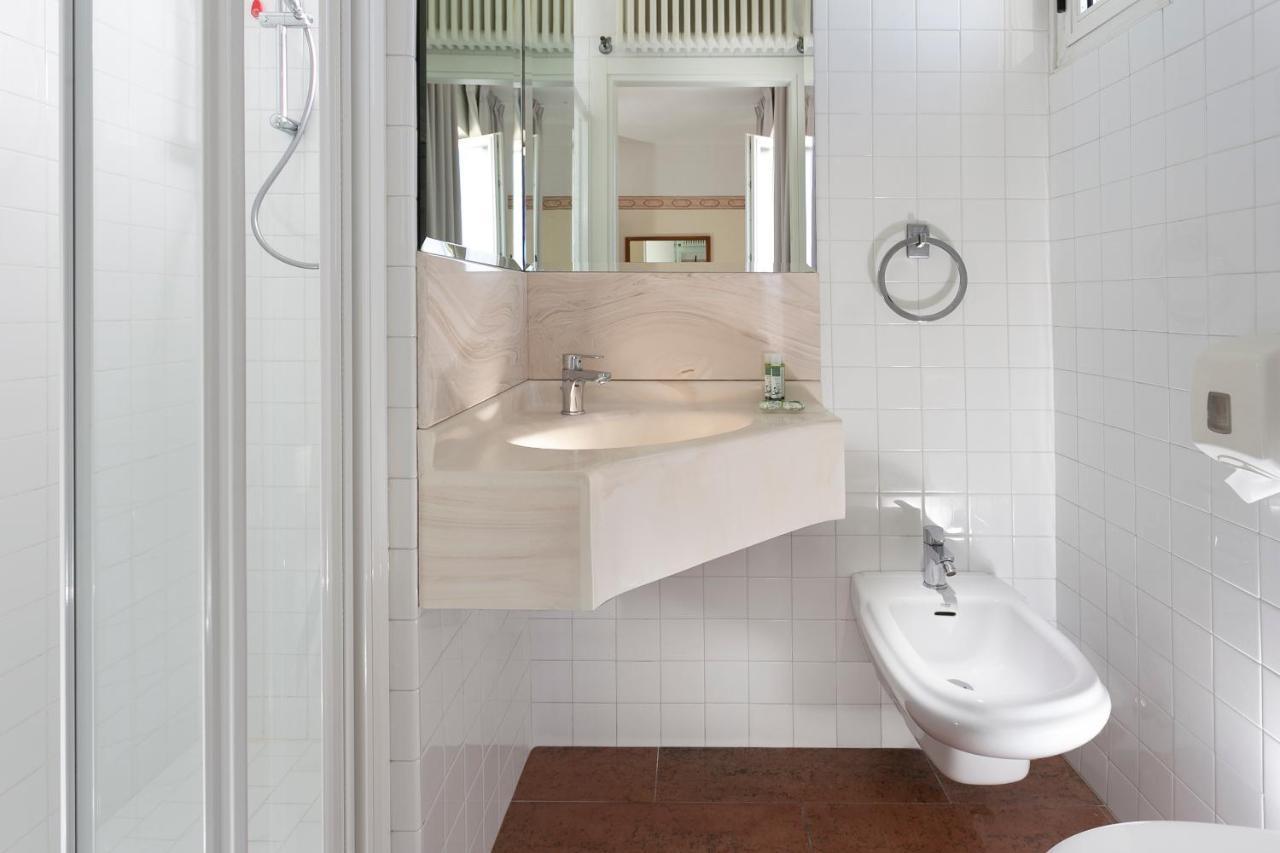 Hotel Bikini Rimini Værelse billede