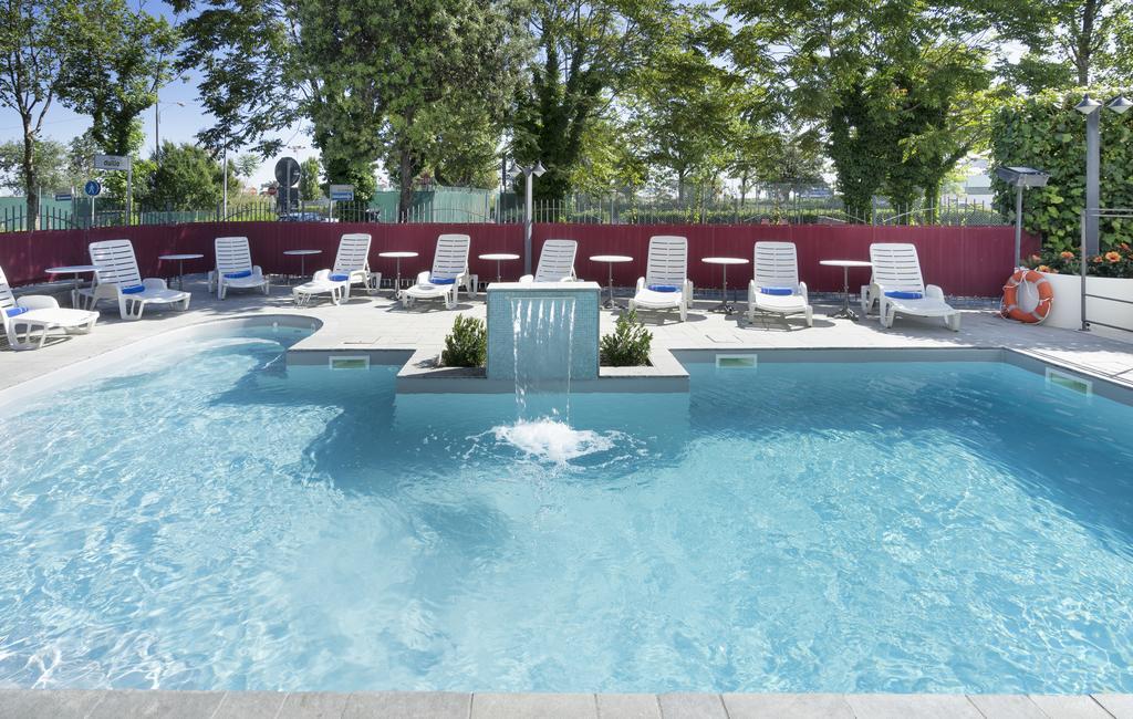 Hotel Bikini Rimini Eksteriør billede